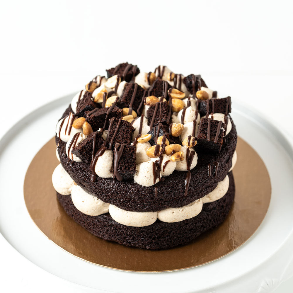 
            
                Load image into Gallery viewer, Chocolate Salted Peanut Butter Cake
            
        